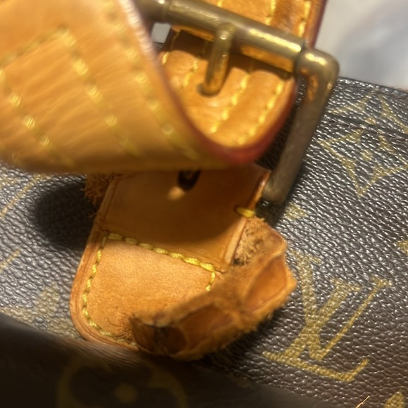 Authentic Louis Vuitton Monogram Multipli Cite Shoulder Tote Bag - Picture 9 of 16